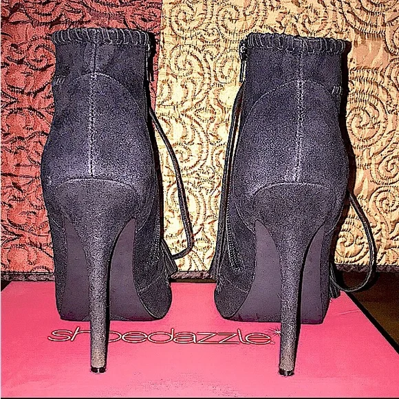 (EUC) Shoe Dazzle Cheyenne Black Suede Stiletto Ankle High Boots - Picture 4 of 7